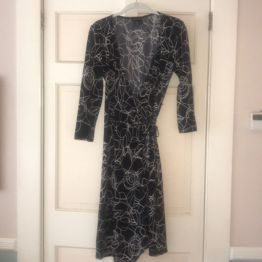 BCBGMAXAZRIA Wrap Dress Size Medium